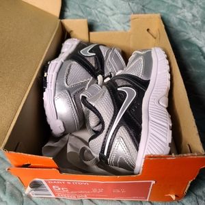 Nike Dart 9 Sneakers